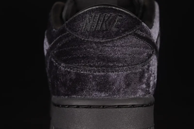 All categories Nk SB Dunk Series Nk SB Dunk Low Low-top skate shoes Pure original version Dover Street Market x Nk Dunk Low "Triple Black" Black Valentine's Day SB Dunk Series low-top skate shoes DH2686-002